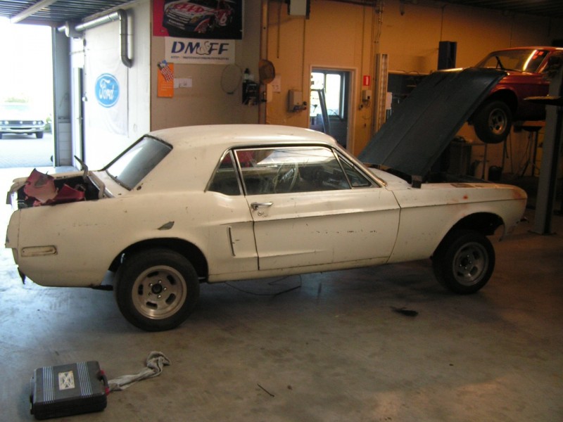 1965 coupe gold 088.jpeg