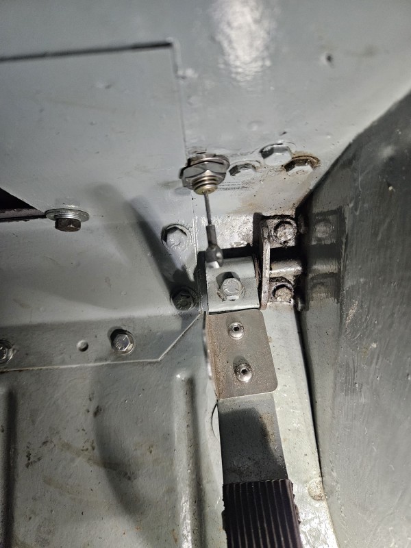 su_halterung_pedal.jpg